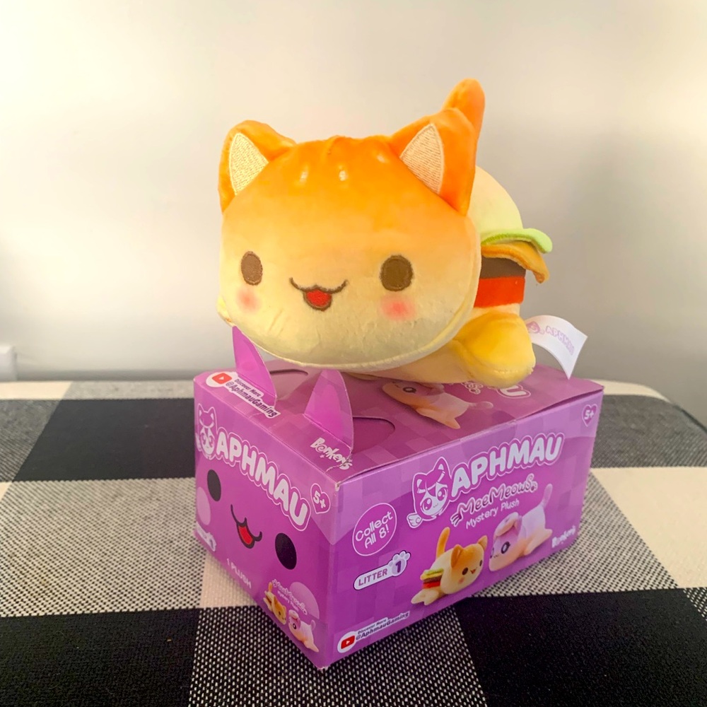 Aphmau Cheeseburger Cat